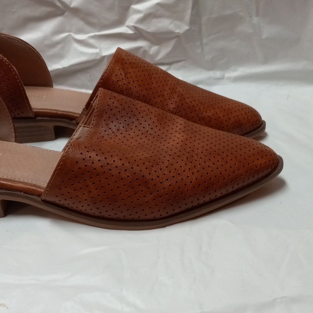Catherine Malandrino Size 7 Brown Faux Leather Pointed Toe Flats - Picture 3 of 11